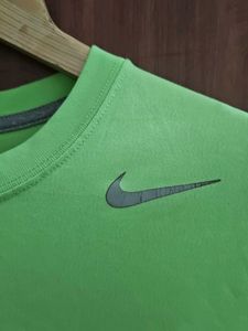 Nike Green T-Shirt Dri-fit
