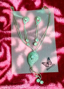 Sparkling Silver Necklace &amp; Earring Set
