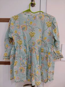 QOMN brand sea green cotton printed top size M