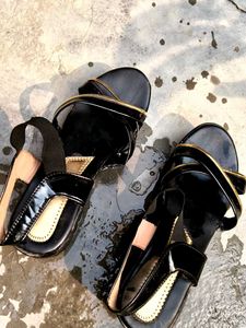 Stylish Black Flats