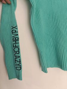 Women Mock Neck Woolen Top