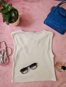 TRENDYOL Front Cut-Out Cropped Top