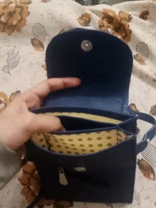 trendy and classy CLUTCH/SLING BAG 💙