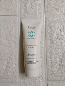 Kaya Brightening Beads Cleanser