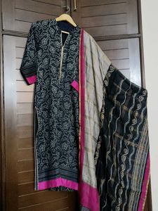 Women Elegant Silk Black Printed Kurta Set