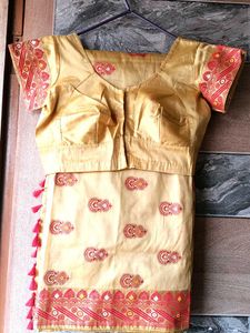 Elegant Cream &amp; Red Mekhela Sador