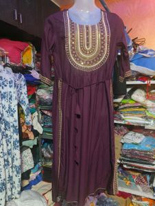 Elegant Purple Embroidered Kurta
