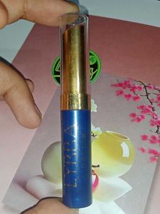 LYRRA lipstick