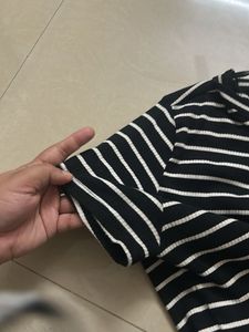 h&amp;m stretchy striped top(L)