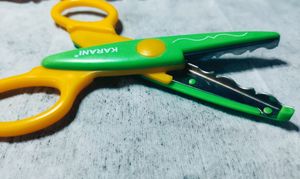 Beautiful Pattern Design Scissors (Green+yellow)