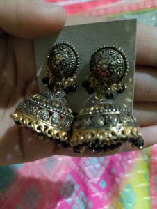 Golden-black Earrings 🖤💛