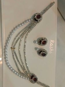Stone And Pearls Necklace With Earings