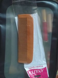 Unique Wood Hair Comb.