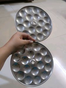 Cooking Pans (Set Of 4) + 2 FREE Idly Plates