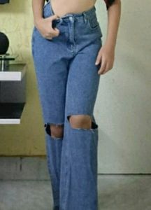 Urbanic Ripped Baggy Jeans