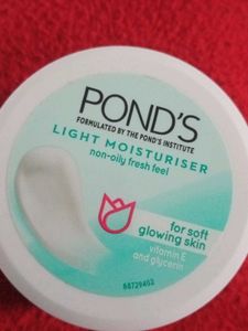 Pond's Light Moisturiser