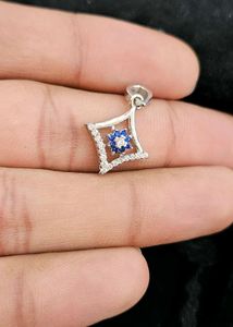Girl&#39;s Pendent For Regular Use