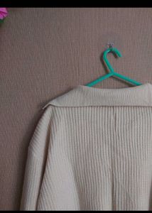 Cream Knit Zip-Up cardigan