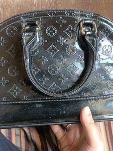 Elegant Black Handbag