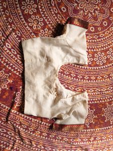 Beautifull White Colour Saree Flower Design.