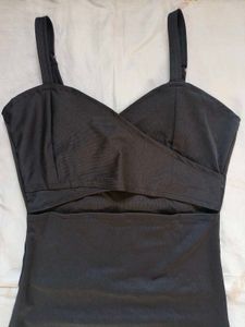 Black bodycon mini dress with waist cutout 🐈‍⬛✨