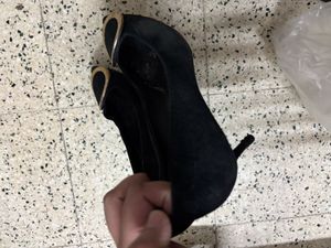 Black Pumps