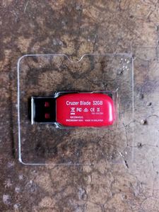 SanDisk Cruzer Blade USB 2.0 flash Drive 32gb