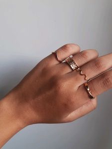 ANTI TARNISH ELEGANT SET OF 4 RINGS