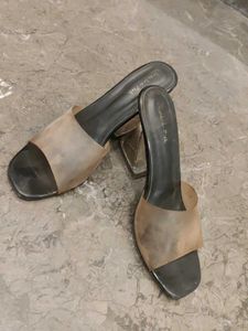 Stylish Women&#39;s Flats &amp; Sandals