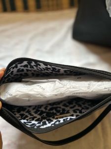 NEW Guess Vikky Black Tote Bag + Pouch