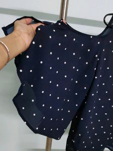 TOKYO TALKIES Cold Shoulder Top