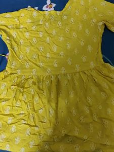 Women Fashionable Crop Top