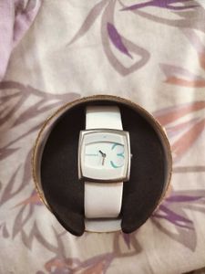 Fastrack White Leather Watch + Pendrive FREE
