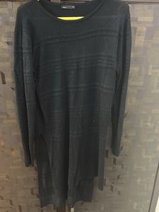 BLACK SWEATER