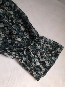 Cropped floral top🦚