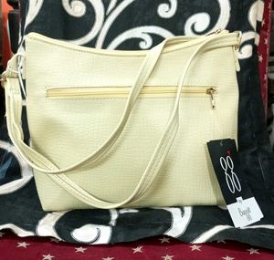 BRAND-NEW CROC TEXTURED HANDBAG