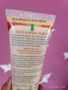Vaadi Herbals Scrub