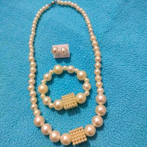 White Moti Necklace Set