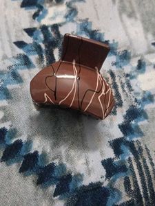 Brown Hair Claw Clip