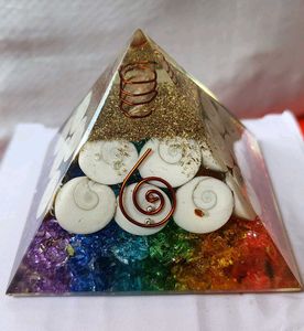 Orgone Pyramid with gomati Chakra