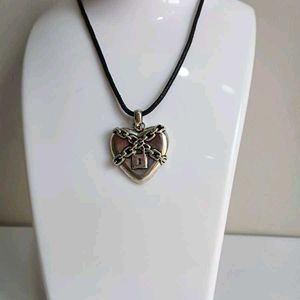 Gothic Heart Cord