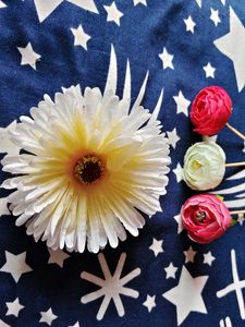 Beautiful hair bun gajra 3 rose🌹 and 1 sunflower