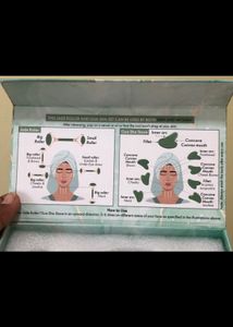Oriflame Gua Sha And Jade Roller Set.