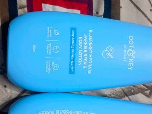 B1G1 🥳🥳 Dot and key body lotion