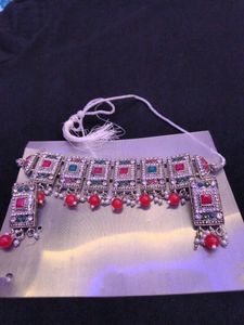 A Elegant Red Stone Necklace With Earings