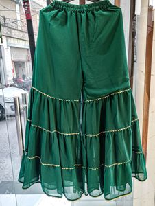 Elegant Garara suit with intricate thread work