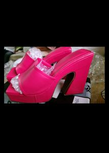 Manish Malhotra Eyeliner + Shoes