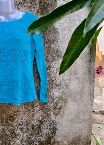 25B. BLUE SWEATER TOP