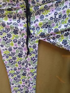 Floral Print Capri Leggings
