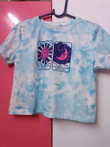Graphic Printed Knitted Crop Tshirt